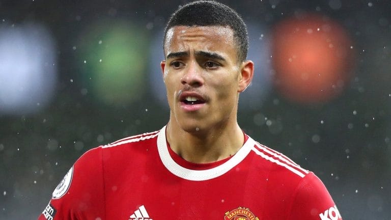 Profvoetballer Mason Greenwood is uit FIFA 22 gehaald na schandalen