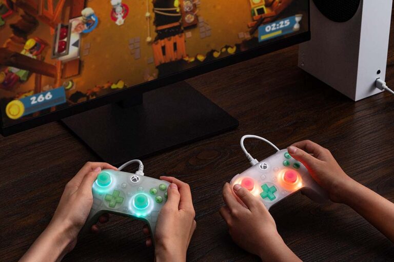 8BitDo kondigt gunstig geprijsde Ultimate Mini bedrade controller aan voor de PC en Xbox-consoles